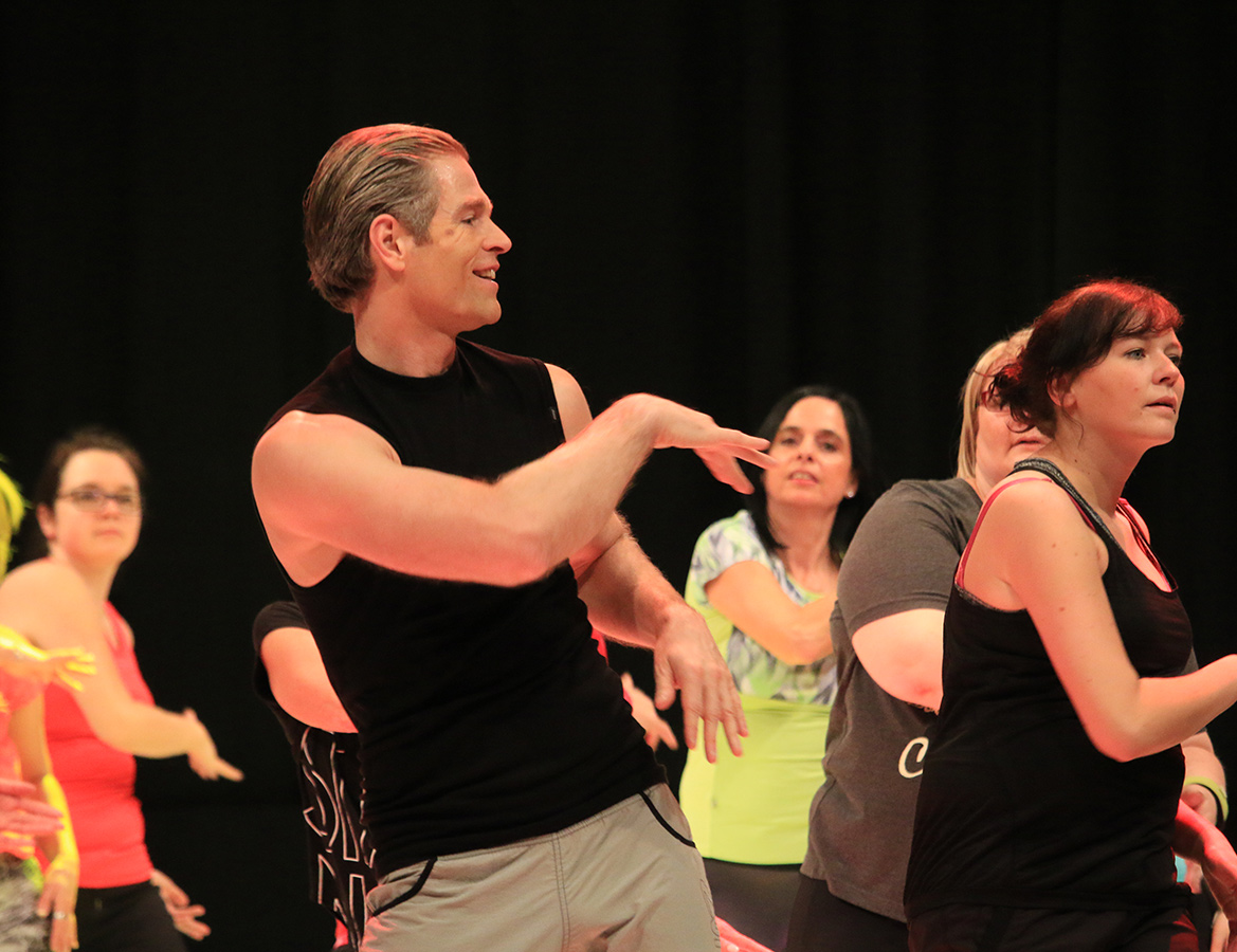 Tanzfitness-Kurs (Nueva Colombia) Mittwochs 18 Uhr